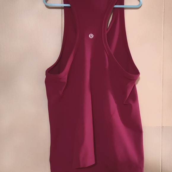 Lululemon work out top - Picture 3 of 6
